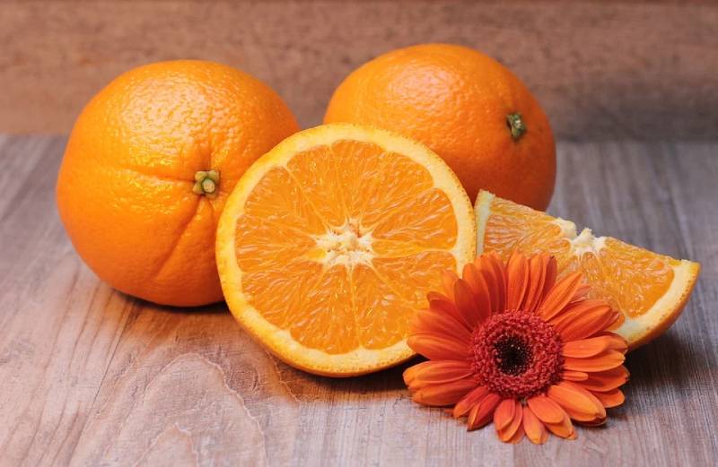 Which type of oranges have seeds ?& how to store orange or orange juice