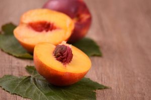 Different types of iranian nectarine and its difference with peaches